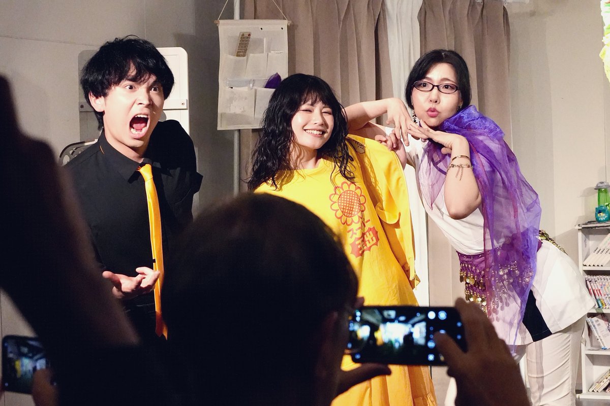 atga_3D's tweet photo. #オンドラ 観劇🌟
すごくありえそうでありえない、どこまでが原案者の体験談や願望で、どこからが作り話なのか、嘘なのか、例えなのか、考えながら観るのが本当に面白い作品でした‼️
なぜかコーンビーフ食べたくなったけど、何と一緒に食べようかな🐂🛸
写真全員分入ってなくてごめん💦
#劇団YAKAN https://t.co/2YtiHkZokn