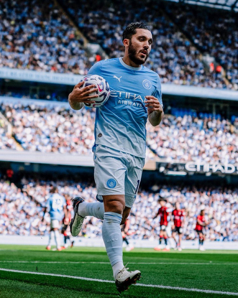 FRBlueMoon's tweet photo. PLUS JAMAIS TU LE MET SUR LE BANC MARESCA. PLUS JAMAIS. https://t.co/DQpj3hokCe