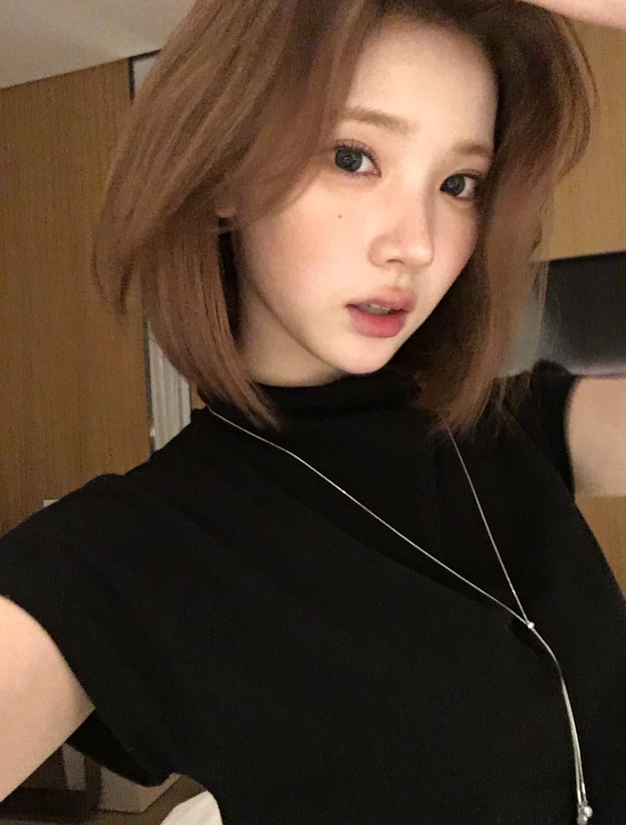 moonnclipse's tweet photo. Kiri yang megang hatuha, kanan yang megang medan

#S2USelcaDay #JIWOO #Hearts2Hearts https://t.co/dNv02Y8V0o