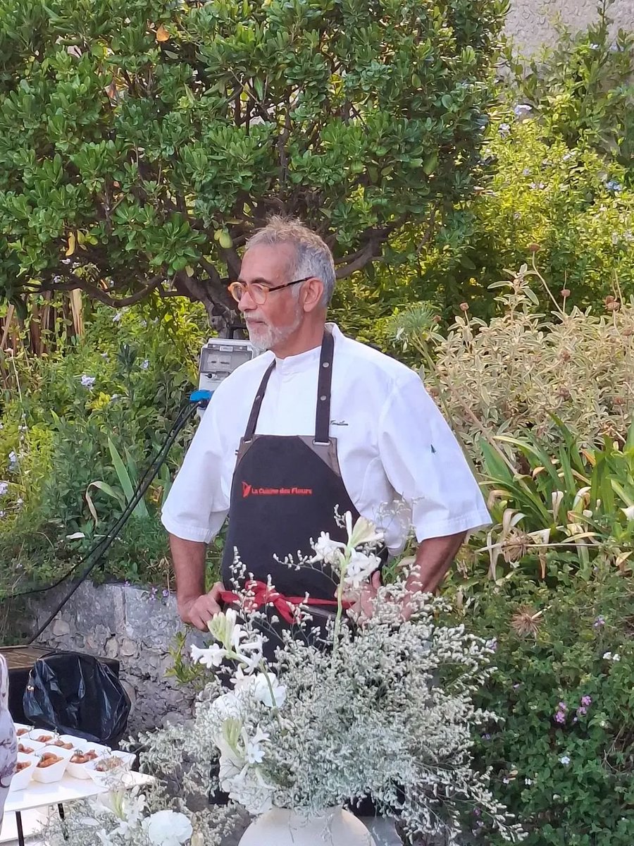 JeanMarieGHIBAU's tweet photo. Pour fêter et sublimer la tubéreuse, il y a un magicien... il s'appelle YVES TERRILLON Conseil
#Tubereuse #Grasse https://t.co/omZdGIt6hc
