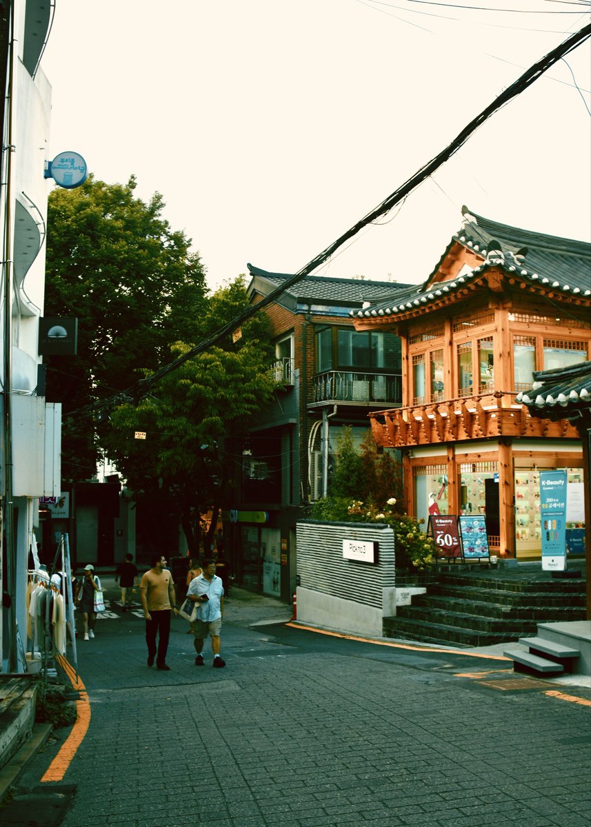 madelline04's tweet photo. 서울. 안국 - 북촌 사이 ( 1 )
Seoul , #trip #snapshots https://t.co/QQjZejcjs5