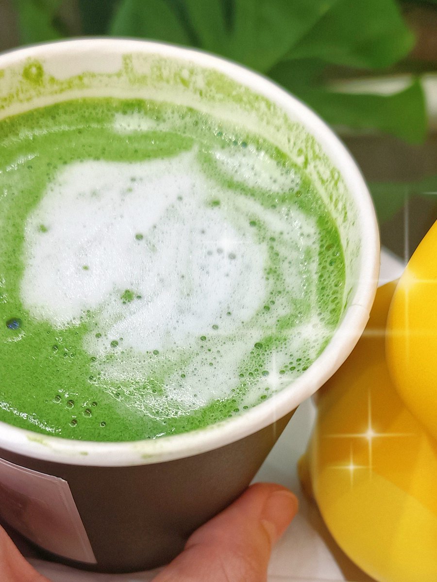 ummaguma73's tweet photo. Learn to make a 5-min iced matcha latte at home! Just shake matcha powder, oat milk and a little honey – creamy, sweet and totally refreshing for your work break.， https://t.co/T5Kx4BYB1Y