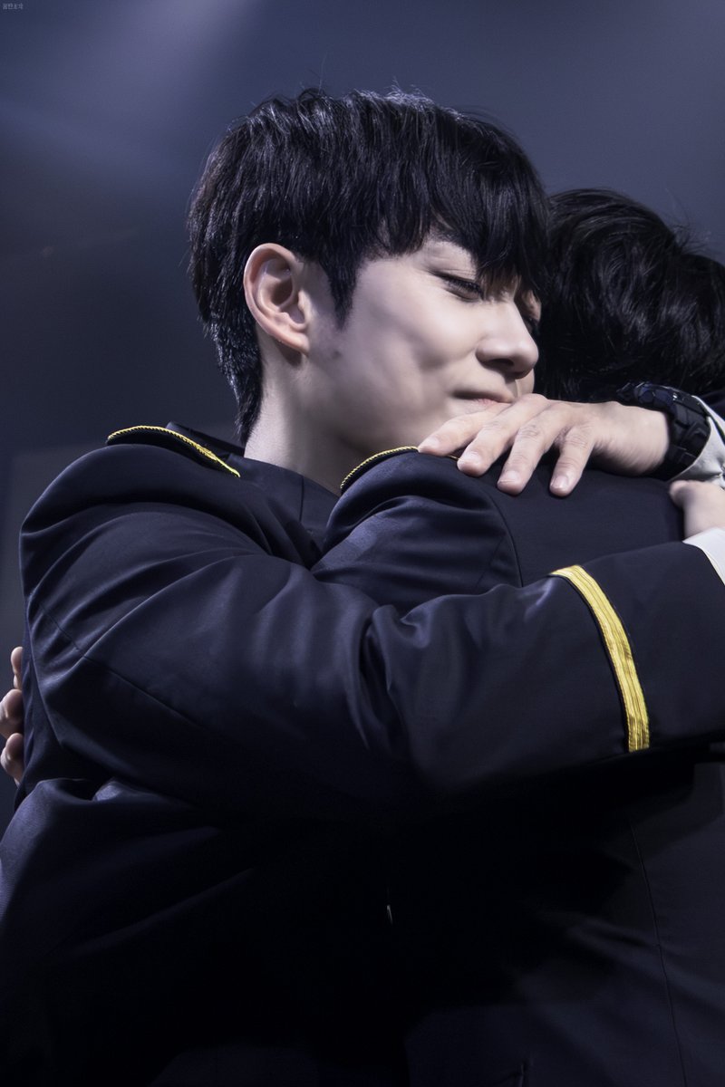 aPieceOf_R's tweet photo. 20260822              
뮤지컬 사칠             
커튼콜      

안정원 역, #김찬종 배우님                  

#꿈한조각 https://t.co/Ue2rrcOYcZ