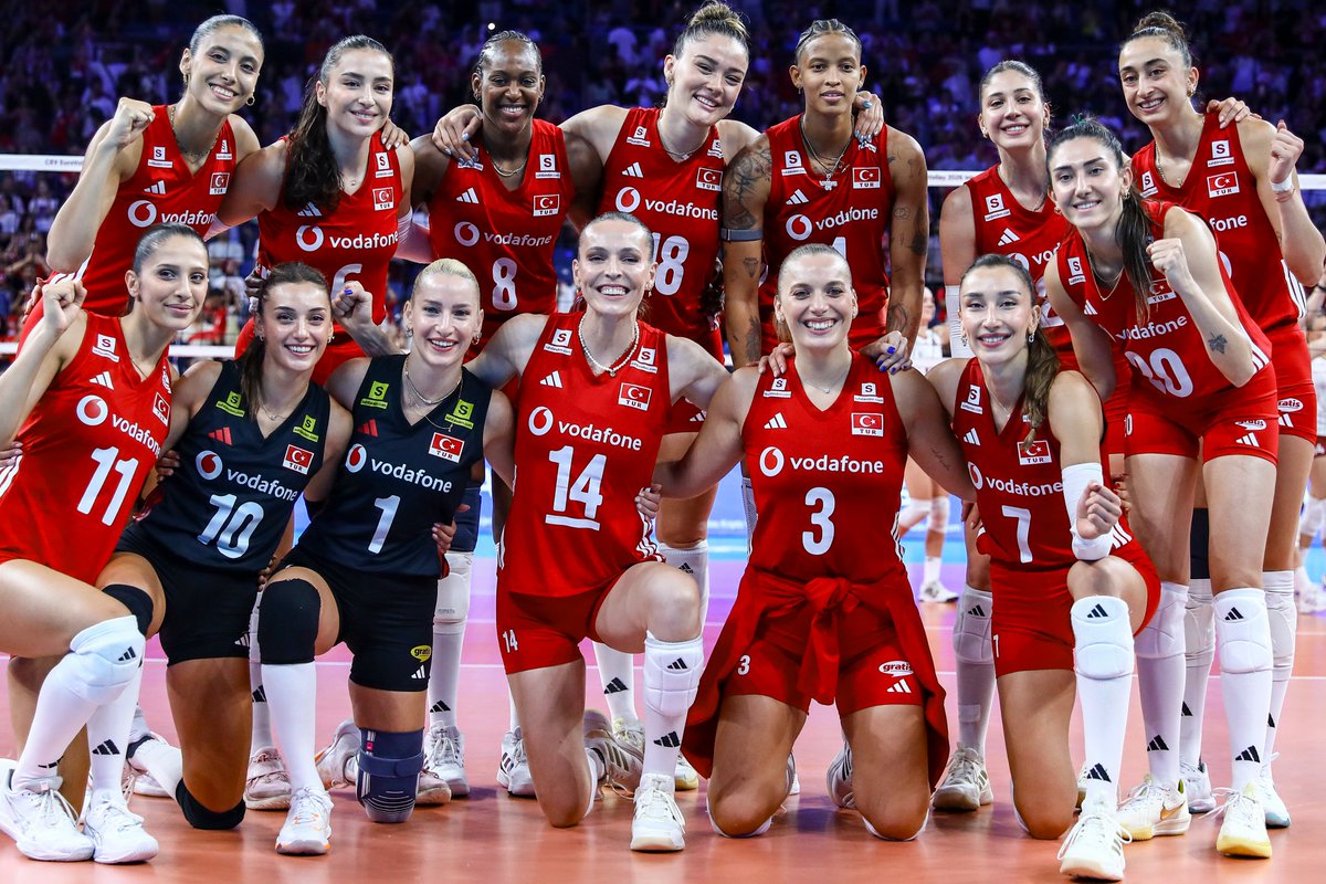 gibbybaris's tweet photo. 🇹🇷 Filenin Sultanları İlk 6 x Slovenya

Elif - Vargas 
Hande - İlkin
Zehra - Jack
Gizem 

📺 19.00 x TRT 1
▶️ https://t.co/RXdj66ZtjM https://t.co/XG7MetPDsK
