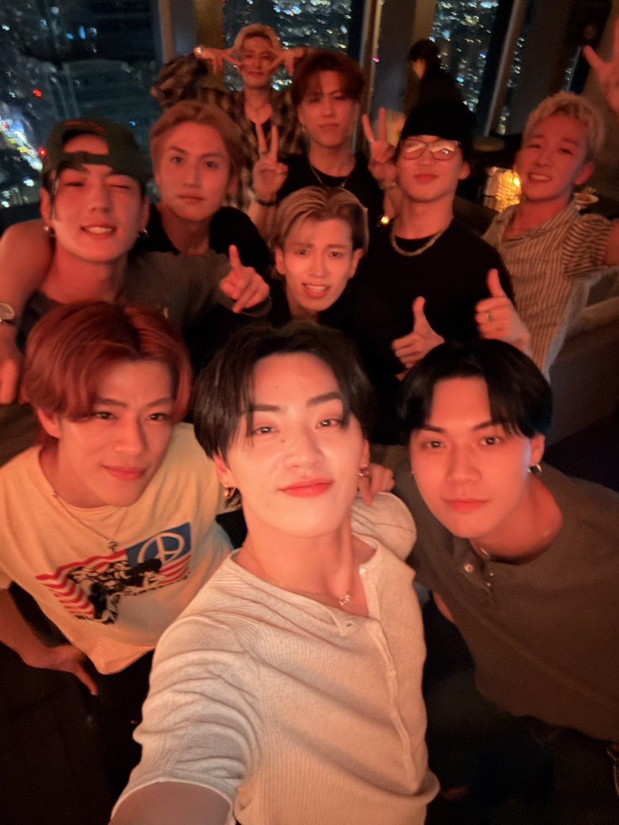 EXILE_AKIRA_LDH's tweet photo. ご縁もあり

TJBBの
デビュー日が
僕の誕生日と同じ8月23日。

デビュー3周年
おめでとう㊗️

そして
さらなる飛躍と発展を心から願ってます🔥🔥🔥

共にぶちカマしていきましょう
🤝🔥🔥🔥

#thejetboybangerz
#TJBB
#EXILEAKIRA
#URBANSAVAGE https://t.co/TKH7jIj2FE