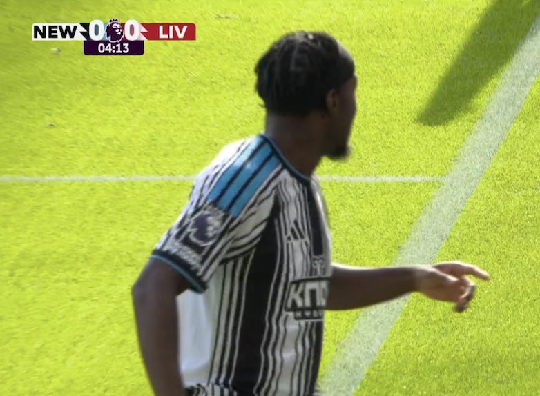 ActuFoot_'s tweet photo. ⚽️ ANTHONY ELANGA 🇸🇪 OUVRE DÉJÀ LE SCORE FACE À LIVERPOOL !!! 🖤🤍

Même pas 5 minutes de jeu. https://t.co/4IHTkXHV4g