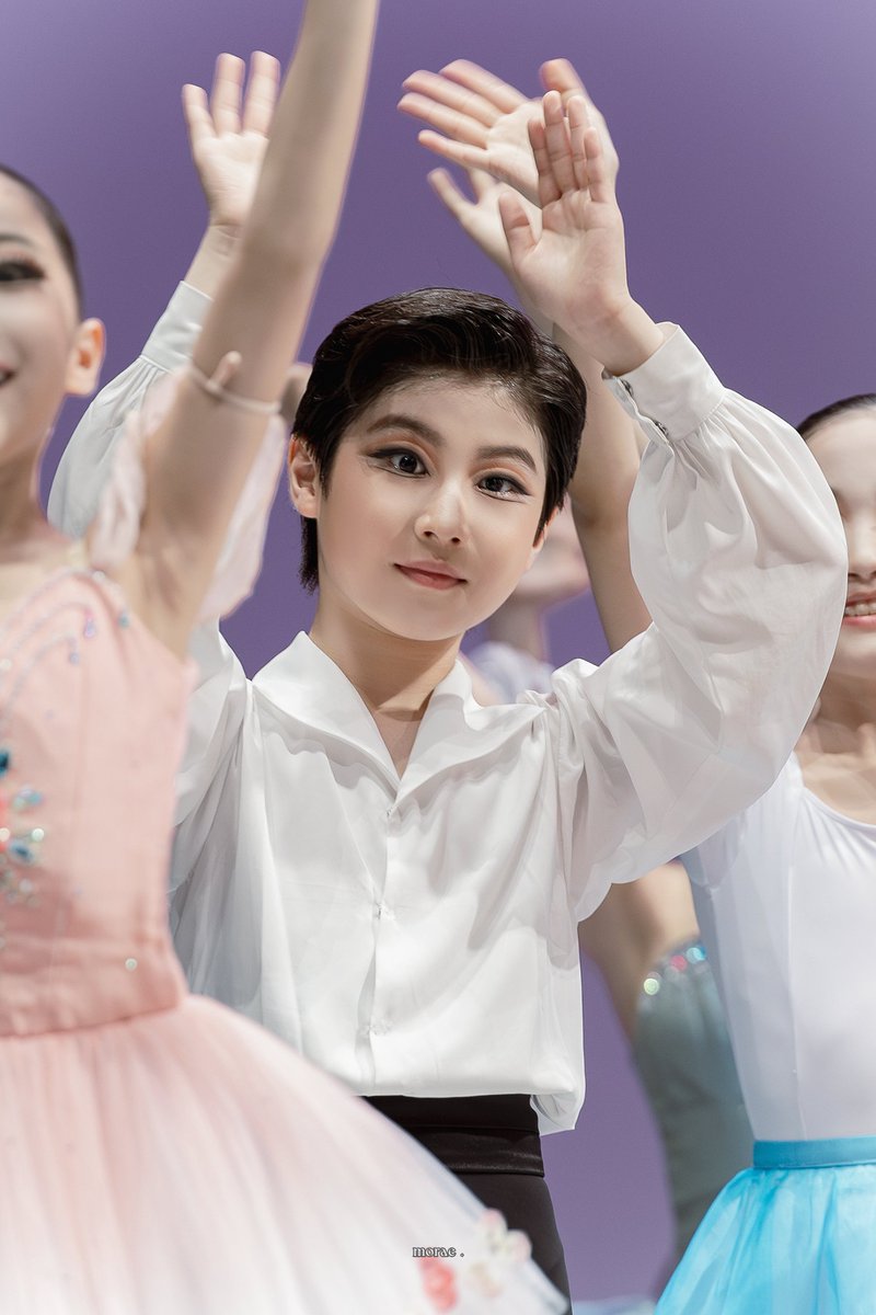 morae_pic's tweet photo. 260823 밤, uba 유니버설발레아카데미 발레축제

#김우진 https://t.co/zvTdAxv2Fb