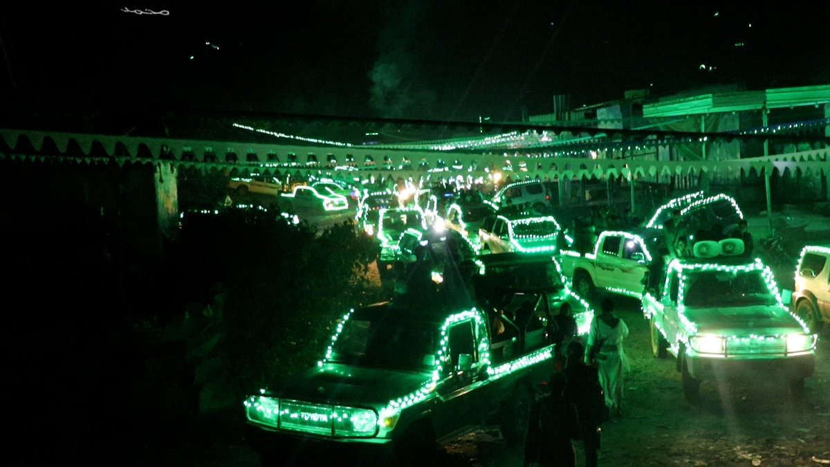 MediaSaadah's tweet photo. 📷 صور | مسير ضوئي للسيارات المزينة في عزلة فوط بمديرية مران بـ #صعدة بمناسبة المولد النبوي الشريف

#المولد_النبوي_الشريف
#مكتب_الإعلام_محافظة_صعدة
 🔹 @MediaSaadah https://t.co/7iSQHgmU16