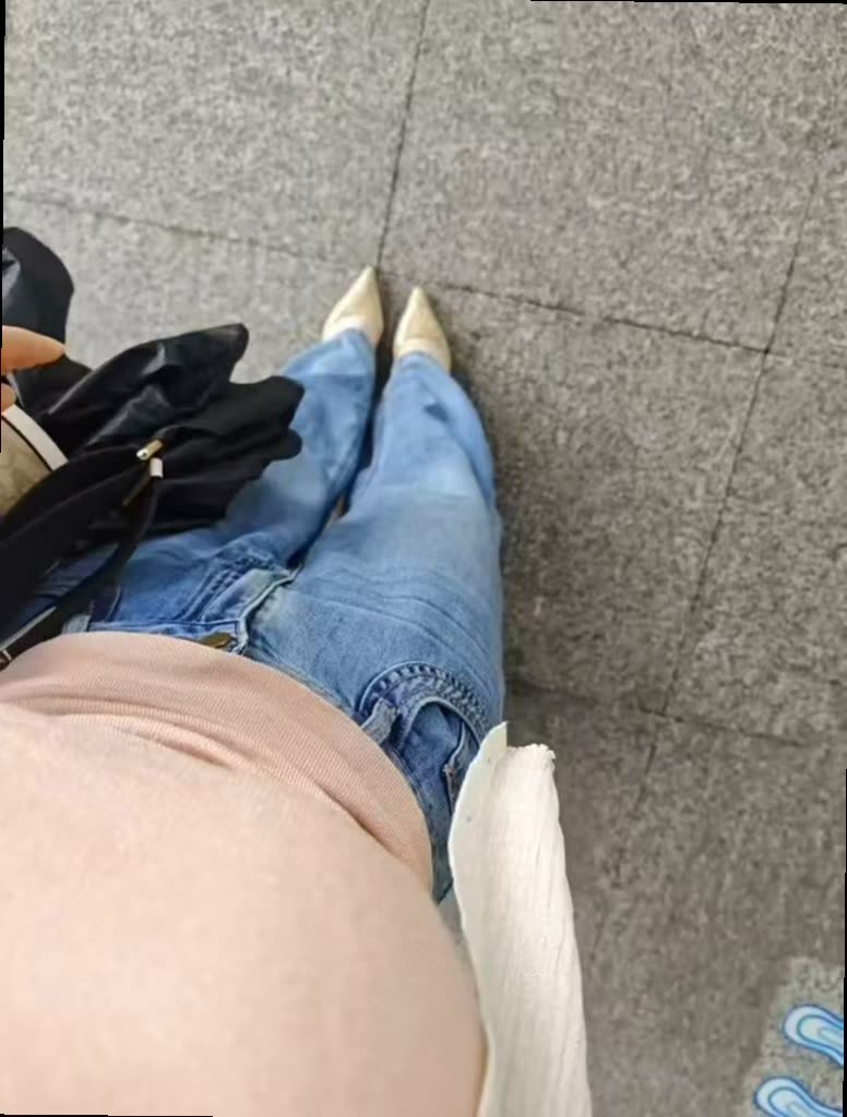 LisaHowton8nuh's tweet photo. 在义乌 ootd #义乌 https://t.co/VY3Xcdxewl