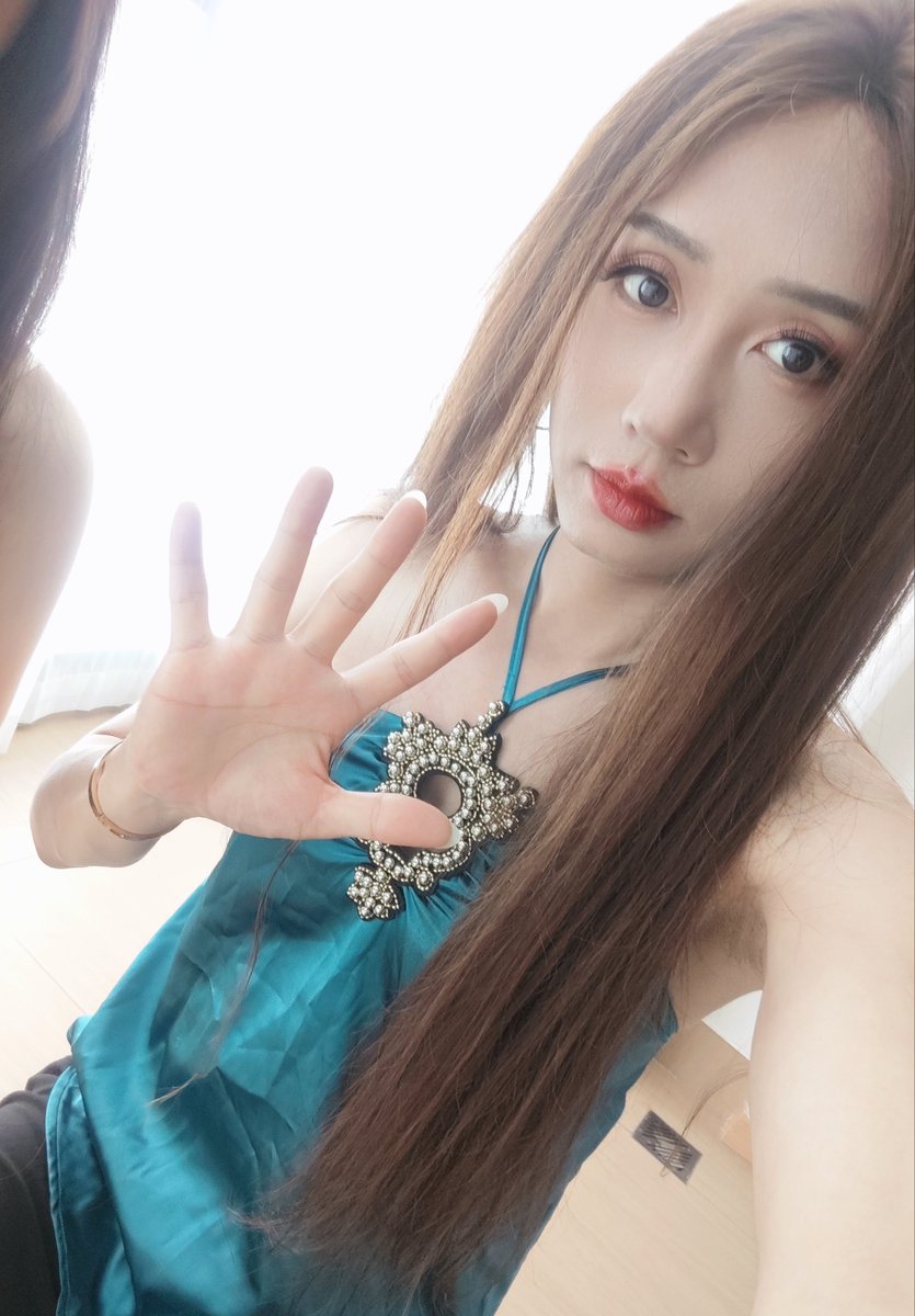 mnzpalala's tweet photo. 一次4个~24小时只能一次~🤮#CD #男娘 #变装 https://t.co/OPhtzJOHAO