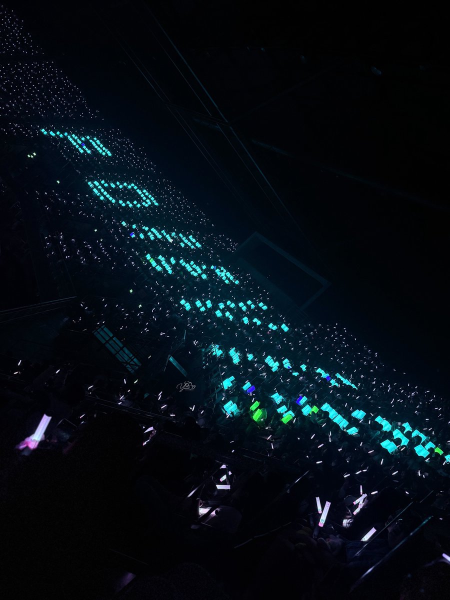 photobyyamed's tweet photo. Day 1 : My Stars
Day 2 : Forever
Day 3 : Shine

PONDPHUWIN ETERNAL STAR
#PondPhuwinConcertD3 
#ปอนด์ภูวินทร์
@phuwintang @ppnaravit https://t.co/tssM8jE88N