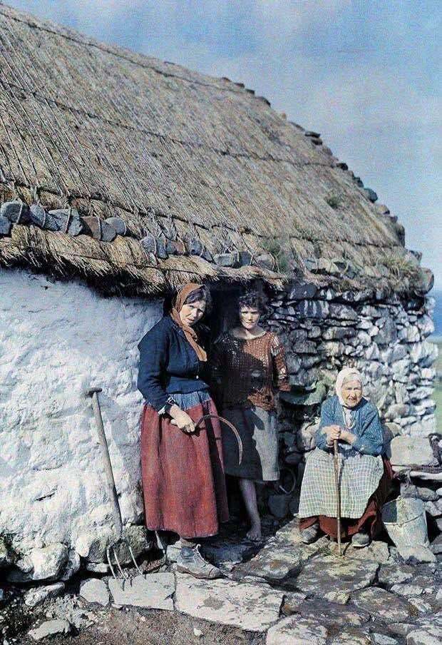 HistorylandHQ's tweet photo. Three generations of women outside their stone cottage in Ireland 1927. https://t.co/lNMSHMGC9H