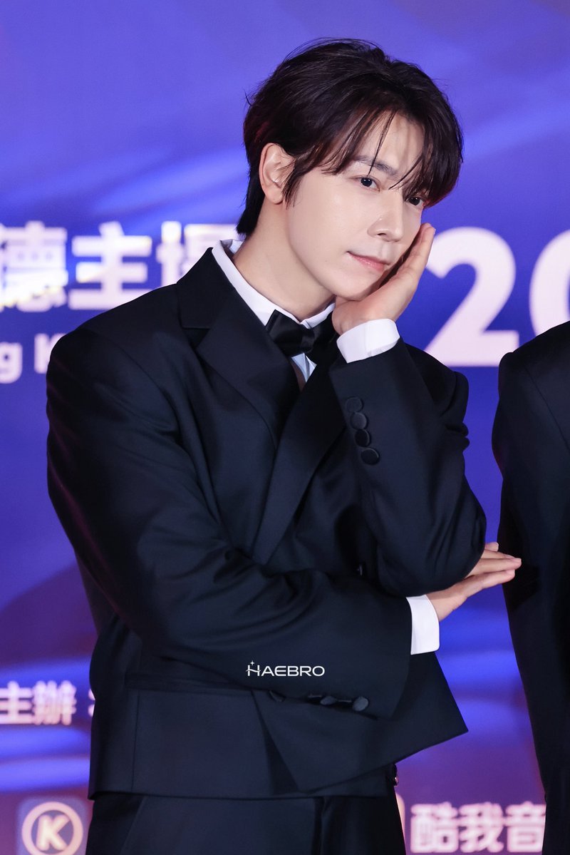 haebro19861015's tweet photo. 260822 TIMA 

SUITABLE ❤️
#동해 #donghae 
#superjunior #슈퍼주니어DnE #SuperJuniorDnE #TIMA https://t.co/GufB3c41Vf