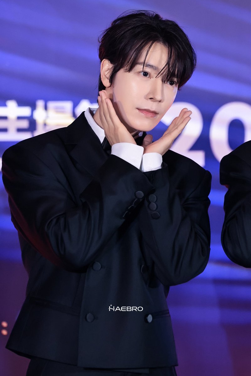 haebro19861015's tweet photo. 260822 TIMA 

SUITABLE ❤️
#동해 #donghae 
#superjunior #슈퍼주니어DnE #SuperJuniorDnE #TIMA https://t.co/GufB3c41Vf
