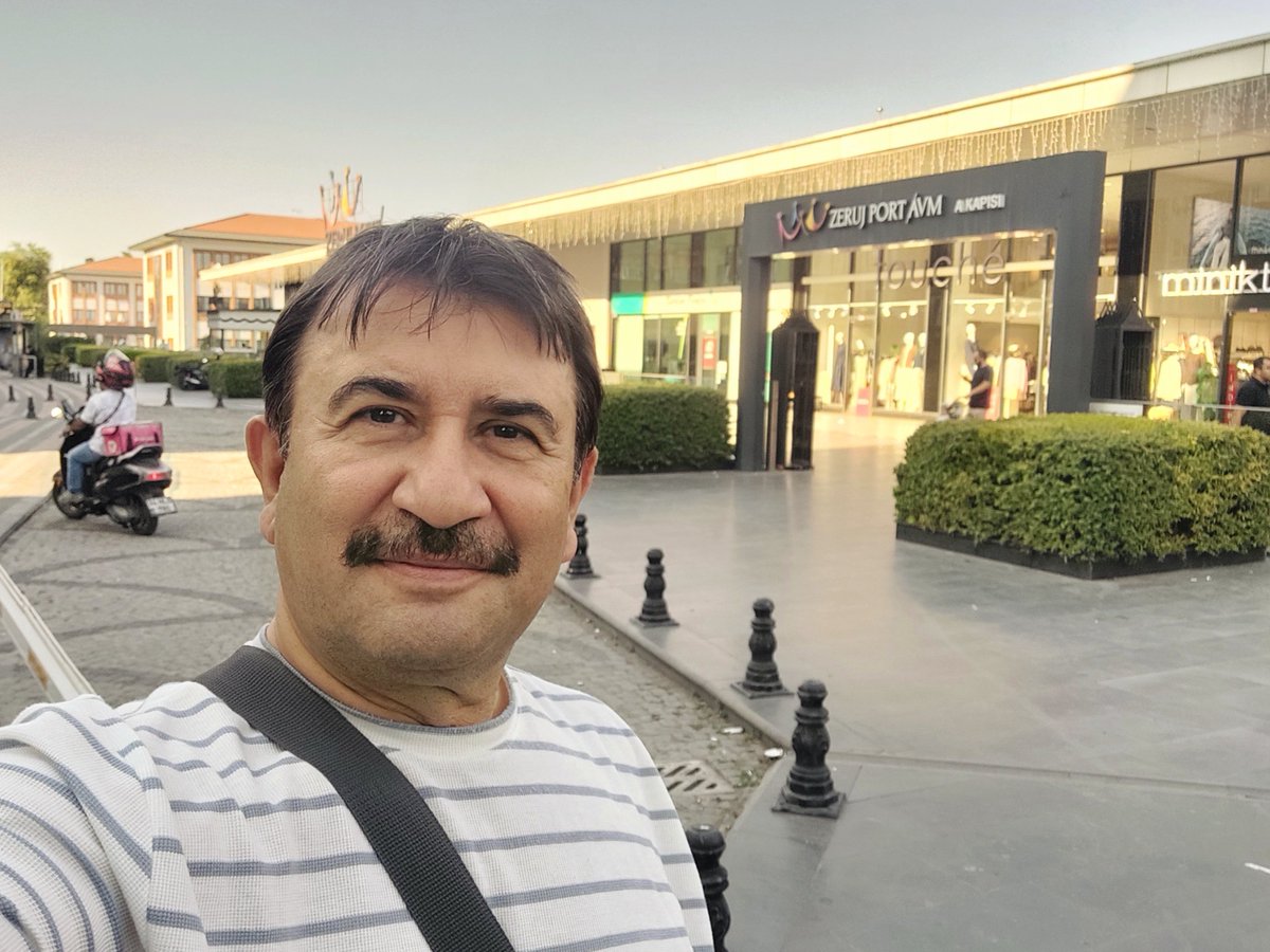 MustafaCEK23's tweet photo. İkindi gezintisi, 23.08.2026, Zeytinburnu, İstanbul https://t.co/MbWPnxoa7B