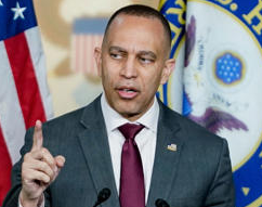 farar808's tweet photo. Trump’s son-in-law took secret meeting with top Dem
Donald Trump’s son-in-law met Senator Hakeem Jeffries inside a mutual friend’s New York City apartment, where they discussed immigration, housing, and affordability issues, the New York Times reported on Sunday. https://t.co/XsFS4wiZKd