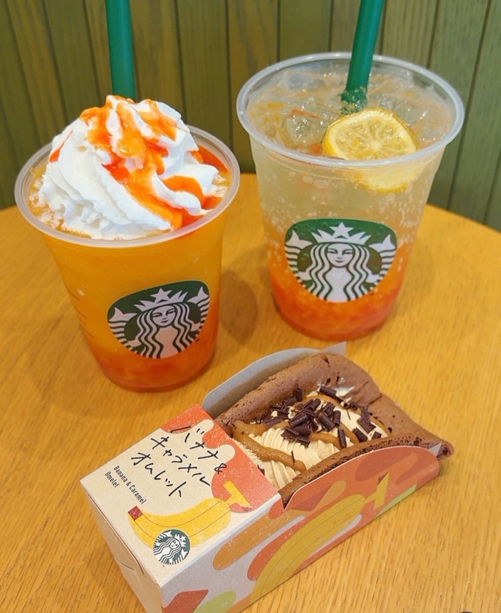Sempoll9's tweet photo. Okay, this combo was way too tempting 😄 A refreshing drink, something sweet on the side, and I was happy. I didn’t really have a plan when I stopped by Starbucks, but I definitely wasn’t leaving without trying these. Simple little treat, good mood. 🍹🍰 @starbucks https://t.co/HMfEBWInm2