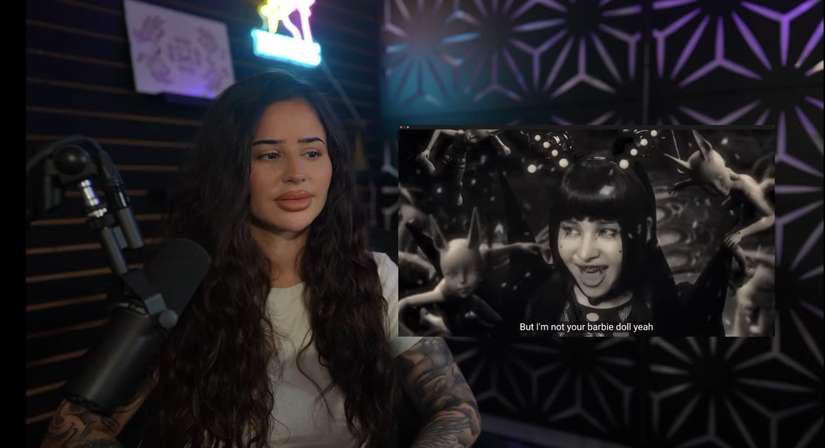 Rook_Metal's tweet photo. It’s HARVEY-CEPTION!! What’s more meta than Harvey reacting to WOKE UP?? 🤣🤣
#XG #doppelganger
https://t.co/1QaY1lqfiW https://t.co/jpxgvBQCv2