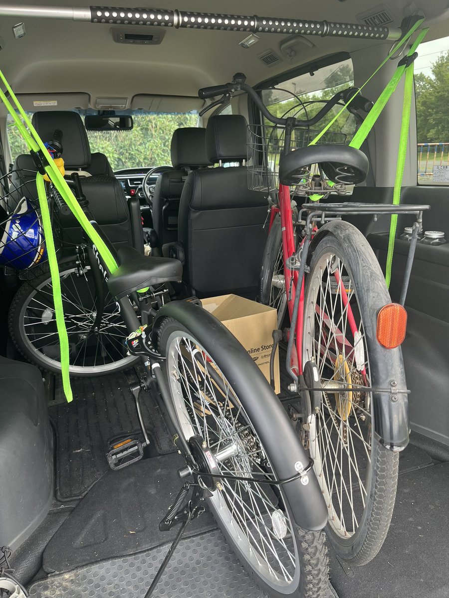 MinitopB's tweet photo. 今日もチビチビと自転車の練習。昨日ハンドサインができなかったのが悔しくて再挑戦！頑張った甲斐があったね、たいへんよくできました♡練習前にチーズバーガー、終わっておにぎり２個完食ですw
#公園遊び
#自転車練習
#ハンドサイン
#ジュニアサイクル
#パパのママチャリ
#乗ってみたい
#子供の成長 https://t.co/nQIjHmvh7z