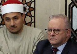 Bergermeister23's tweet photo. When the Labor PM finally realised

He thought he was using Muslims to help usher in Socialism

However,

The Muslims were using him &amp; Labor to usher in Islam. https://t.co/ObIkKPrZCg