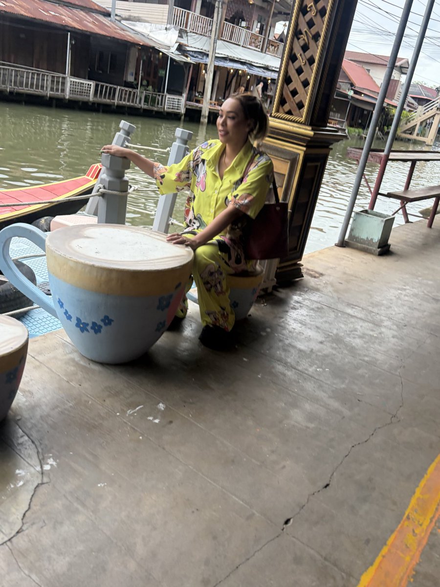 Pavi0lgp's tweet photo. #ตลาดนำ้อัมพวา   #วัดจุฬามณี   #เดินทางนั่งเรือ   ดูหิ่งห้อยเดือนสิงหาคม จะมีเยอะสุด ช่วง18:30-21:00  

#นักเดินทาง https://t.co/u9muzx8i63