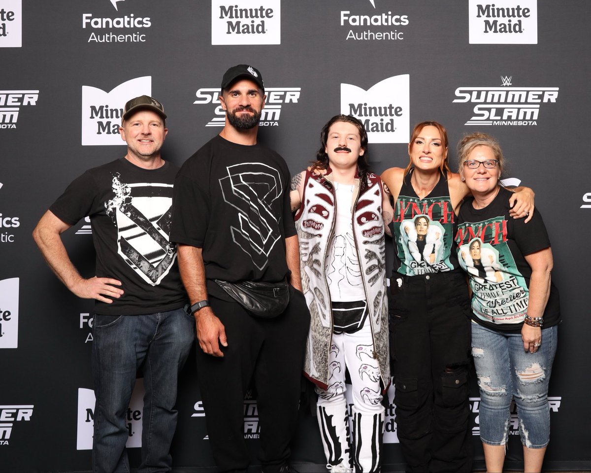 CoralynnMenard's tweet photo. In 2018 we hit the jackpot of ALLL TIME #wwevipexperience when we met Seth Rollins, Alexa Bliss & @FinnBalor. Really hoping for another stellar lineup. Would be AWESOME 2 get an updated photo with #FinnBalor. How about it @BillySmith? ๐๐คฉ #WWECalgary #WWESummerTour #WWEVIP https://t.co/tFS2GPSeqG