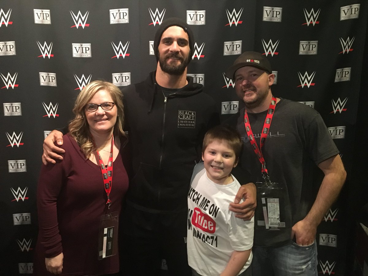CoralynnMenard's tweet photo. In 2018 we hit the jackpot of ALLL TIME #wwevipexperience when we met Seth Rollins, Alexa Bliss & @FinnBalor. Really hoping for another stellar lineup. Would be AWESOME 2 get an updated photo with #FinnBalor. How about it @BillySmith? ๐๐คฉ #WWECalgary #WWESummerTour #WWEVIP https://t.co/tFS2GPSeqG