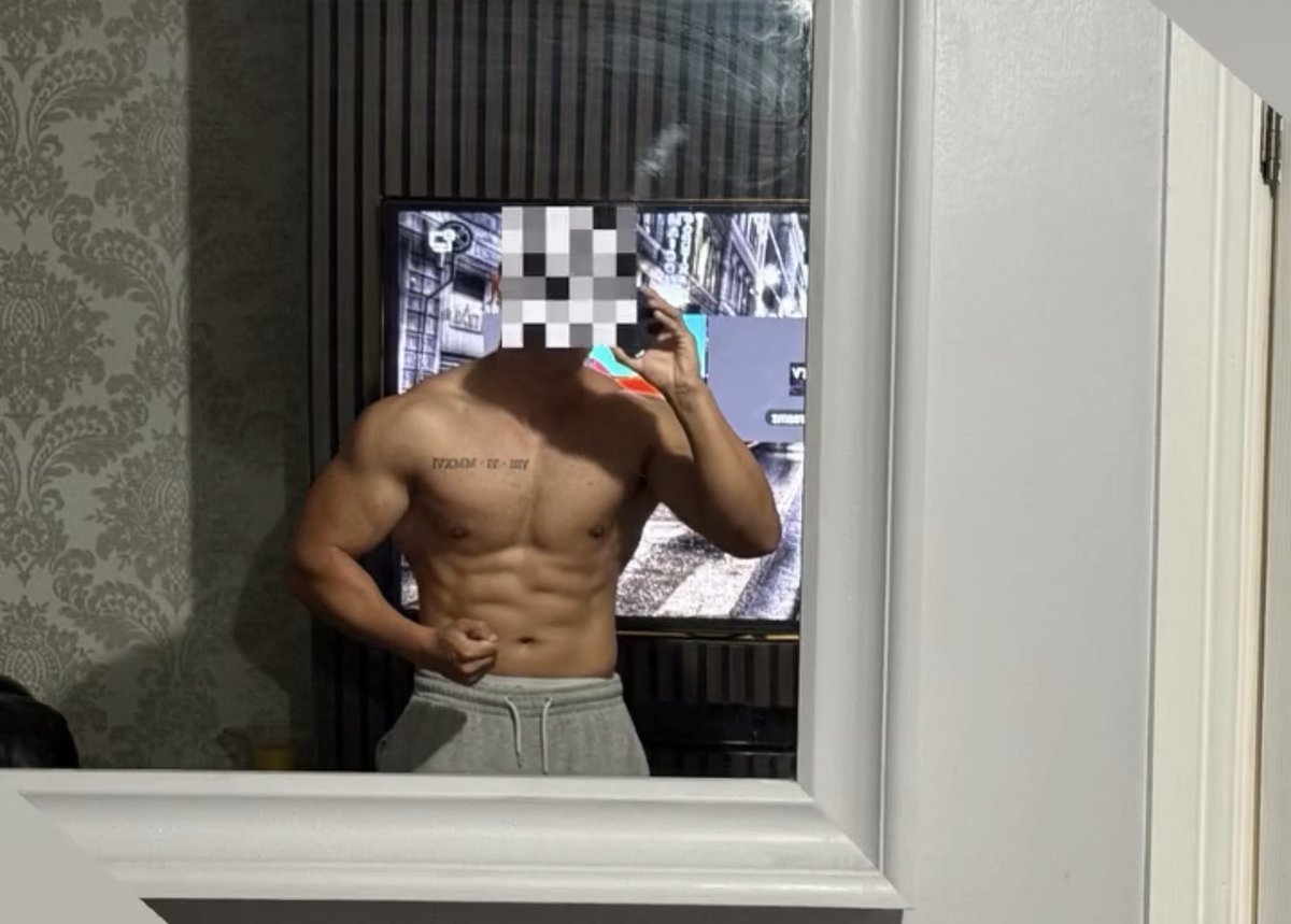 alphapayne2511's tweet photo. A body you can’t resist, pay up losers 💪🏻😈 https://t.co/TaPQBNFm4s