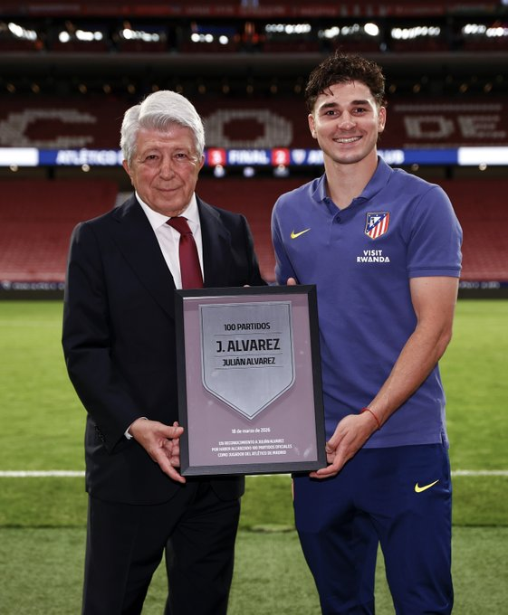 futbismo's tweet photo. Es increible que Julián Alvarez tenga una placa en el estadio del Atletico y Falcao no ☠️. https://t.co/Qe25IGr1Je