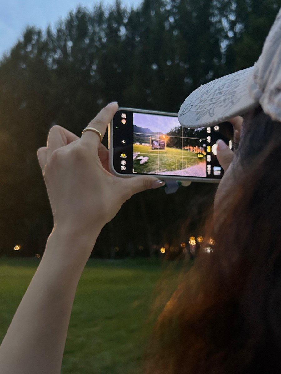 AlZialia's tweet photo. New to photography Start with these 3 easy tips: use natural light, focus on one subject, and keep your lens steady. No fancy gear needed—just your phone works! https://t.co/ENTqNzigJU
