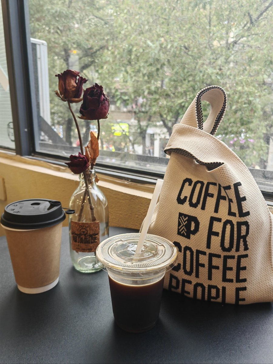 jsyk18's tweet photo. Got an impromptu coffee chat with my new neighbor—turns out we both love hiking! Small connections make big days. https://t.co/YwXMIIlGO0