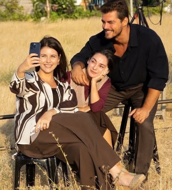 Sevil5414's tweet photo. Dizinin başlamasına kaç gün kaldı? Sizi izlemeyi sabırsızlıkla bekliyorum. 
#SelTan #gönüldağı
#MelisSevinç #BerkAtan https://t.co/8OppbLZcPZ