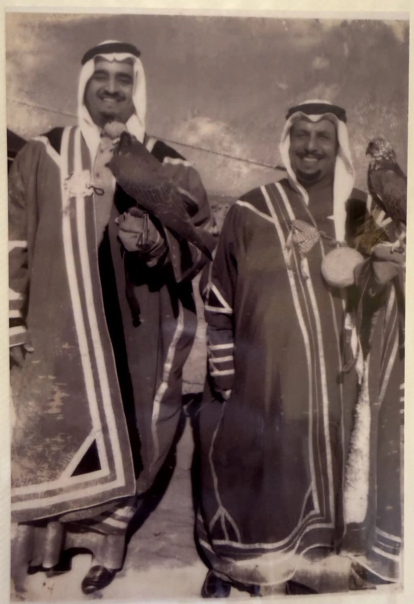 afa9173's tweet photo. من #الصور النادرة والجميلة لخادم الحرمين الشريفين الملك #فهد_بن_عبدالعزيز والشيخ فيصل الرشيد في إحدى المقانيص. https://t.co/AaF10nrQDj