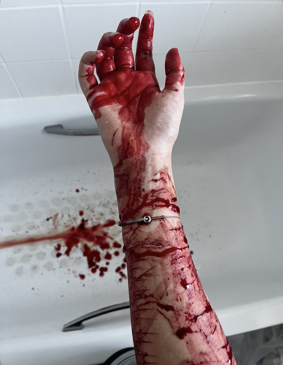 skllouds's tweet photo. I’m losing my shit bruh everything I post gets taken down on all my accounts😡 sfx makeup fake blood ai blah blah #fakecuts #slittwt https://t.co/XPLvwb1InO
