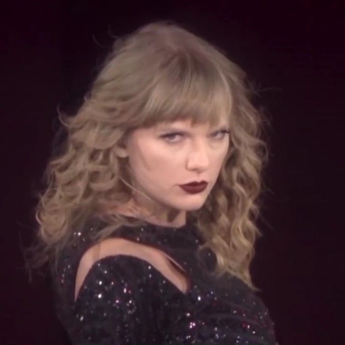 afterglowloverz's tweet photo. I love it when she looks evil https://t.co/lb4OQENkxW