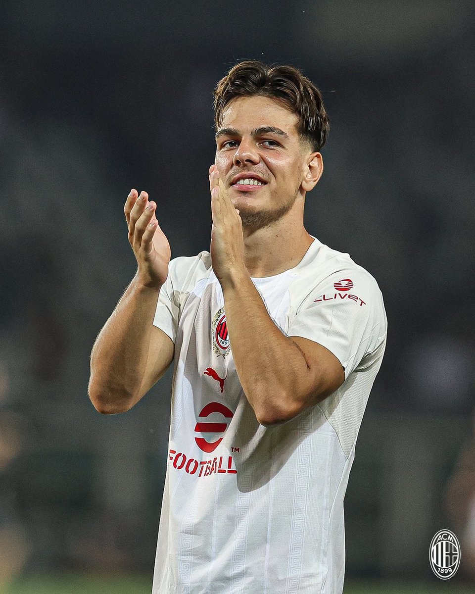 acmilan's tweet photo. 👏🙌 https://t.co/egJKto5VX0