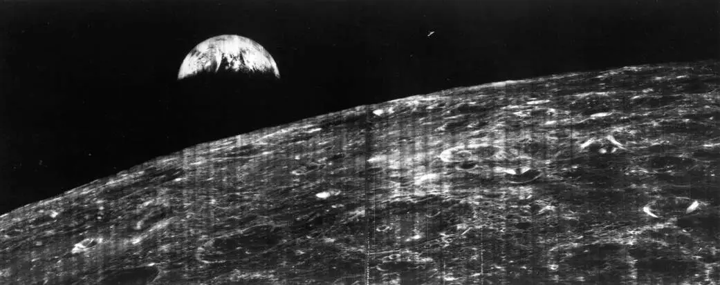 BreadborDGeniuS's tweet photo. 60 years ago today, we saw Earth from the Moon for the first time.

On 23 August 1966, Lunar Orbiter 1 took the first photograph of Earth from lunar orbit.

The best bit?

The photograph wasn’t even originally planned. The spacecraft was there to map potential Apollo landing sites.

1960s engineering was ridiculous.

What piece of 1960s technology still makes you think:

“How the hell did they manage THAT?” 🚀