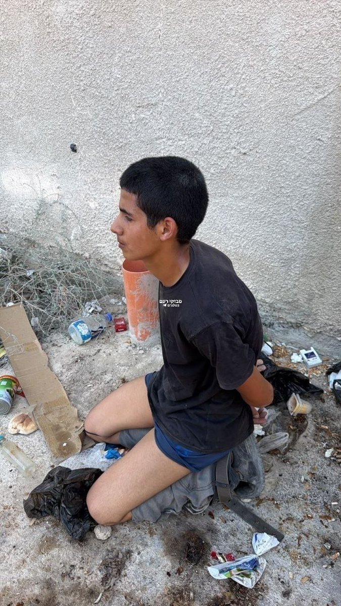 VostokFront's tweet photo. 🇮🇱 The Jihadist who stabbed an Israeli Jew this morning was caught by the IDF! Justice finds its way! https://t.co/fBnDxEfPou