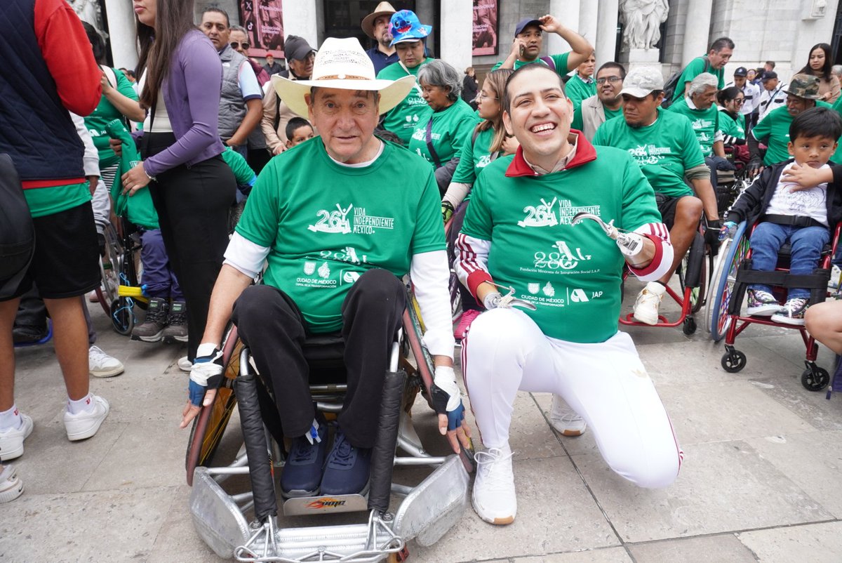 SoyPedroOrtega's tweet photo. ♿️ Hoy celebramos la inclusión, la autonomía y el derecho de las personas con discapacidad a vivir de manera independiente.

Me da mucho gusto acompañar la celebración del 26 Aniversario de @v_independiente 🦾 https://t.co/LRBvWAM4j6