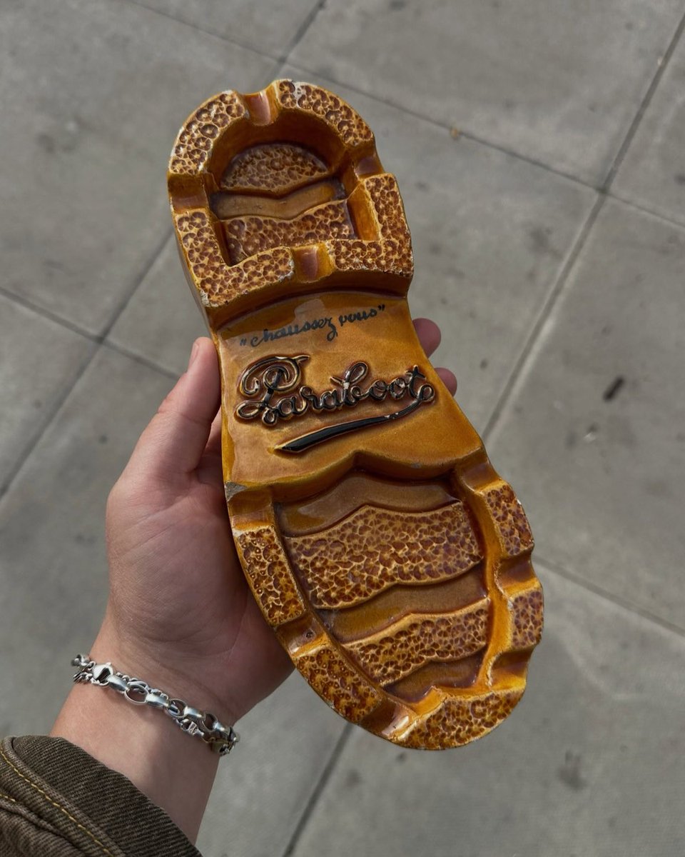 HYPEBEAST's tweet photo. Not a sole, but an ashtray 🚬

Paraboot’s one-of-one piece that turns the Paraboot shoe into an ashtray. https://t.co/a76xvLrRzU