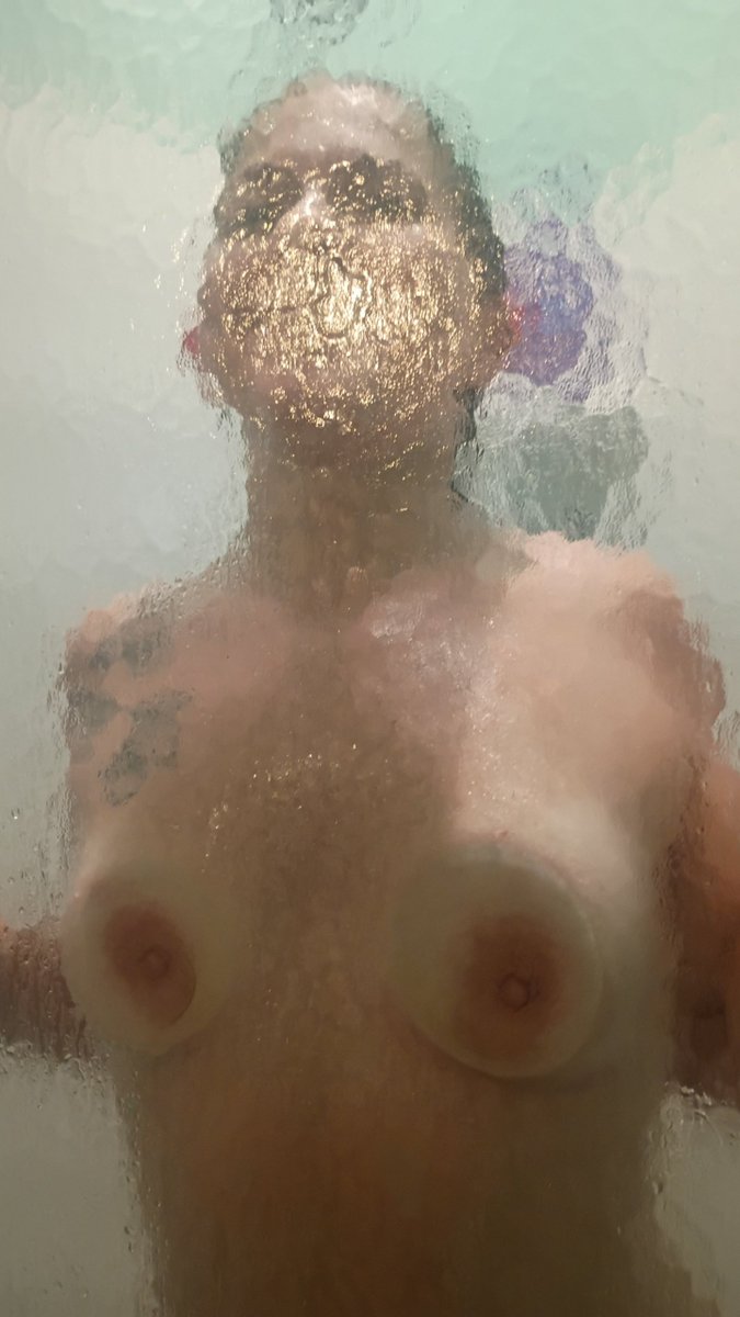 PrincessMxo420's tweet photo. Washing up for you guys. . . maybe you could give me a hand?? https://t.co/EFthT9xQO3