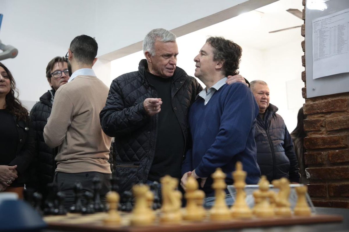 CarlosBalorBera's tweet photo. [AHORA | DOMINGO 23/08] Participamos de la celebración del 55° aniversario del Círculo de Ajedrez de Berazategui.

¡Felicitaciones por tantos años de trabajo y compromiso con toda la comunidad!

(Sigue) 👇🏻 https://t.co/gOS0PuvnLp