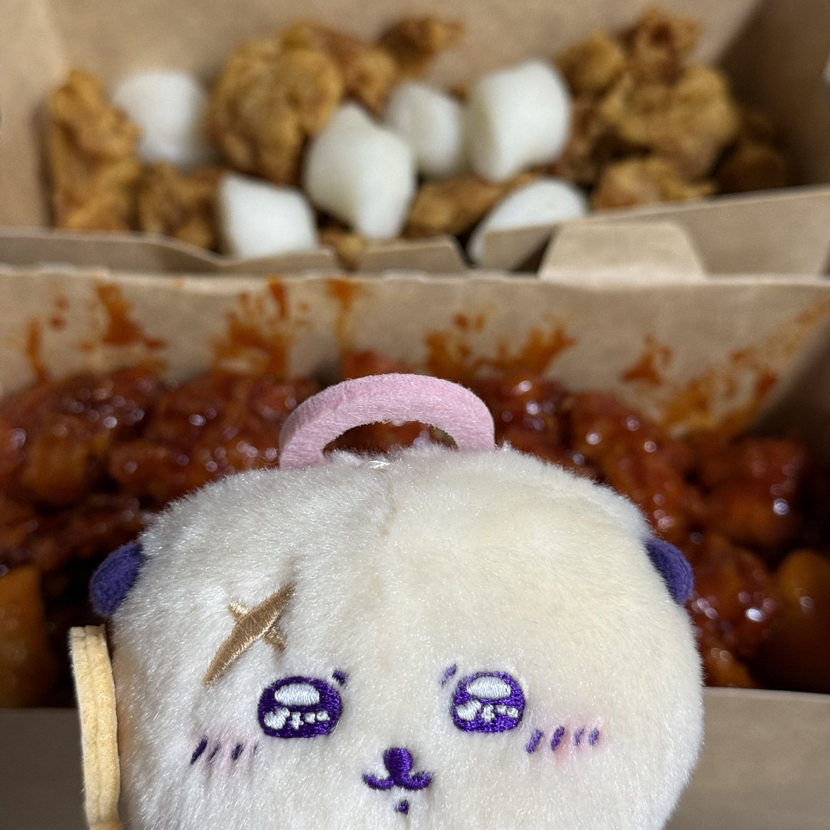 MasterRakko's tweet photo. 아침이지만 치킨 드세유 https://t.co/8bm79CDiGy