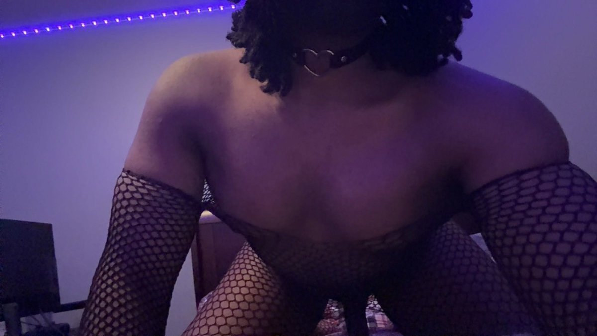 datwinkboy's tweet photo. would u let me fuck you while wearing this 😇?

#femboy #blackfemboy #twink https://t.co/l78oBSwWX0