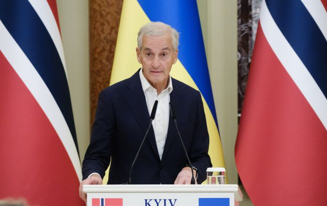VostokFront's tweet photo. 🇳🇴Norway will keep its promised 9 billion dollar aid level for Ukraine next year, Prime Minister Jonas Gahr Store announced in Kyiv. https://t.co/LjxOOvpMoF