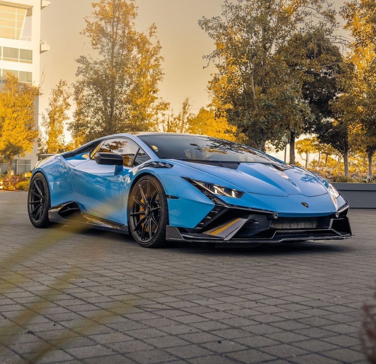 DailyLamboTM's tweet photo. Lamborghini Huracán Tecnica https://t.co/aSZF0MWzb5