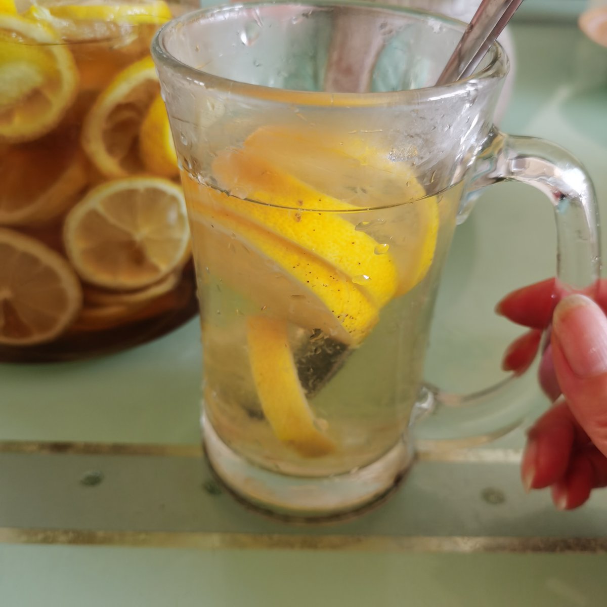 ben25784928's tweet photo. Craving a quick pick-me-up Whip up an iced honey lemon matcha in 5 mins: mix 1 tsp matcha powder, 1 cup cold water, 1 tbsp honey, and fresh lemon juice, pour over ice. https://t.co/eFyu4thy3c
