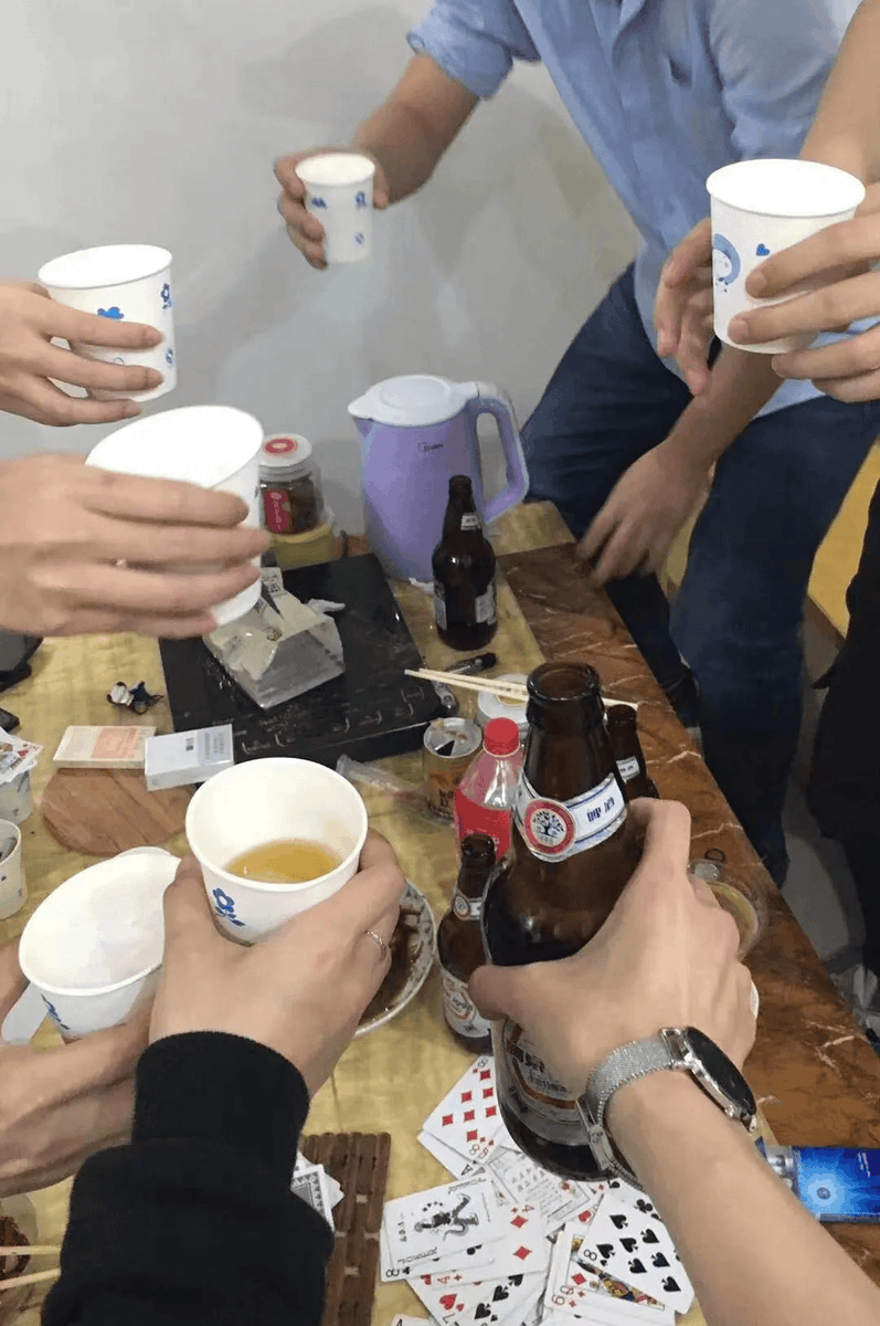eleblanc534's tweet photo. Nothing beats gathering with old crew—late-night laughs, messy inside jokes, and warm vibes that never fade  Missing y’all already!， https://t.co/SsP3YmeHjP