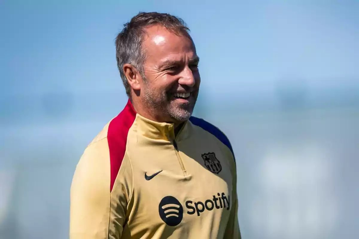 fcbmessiaddict's tweet photo. Hansi Flick taking Total Football to a whole new level. 🤣😭

Cancelo was supposed to be our left back, now he’s playing right back.
Eric García was supposed to be at centre back, now he’s playing defensive midfield.
Fermín López started as a No. 10, now he’s our No. 9.

Are we playing with a back three or a back four? 
Nobody knows anymore. 😭🤣