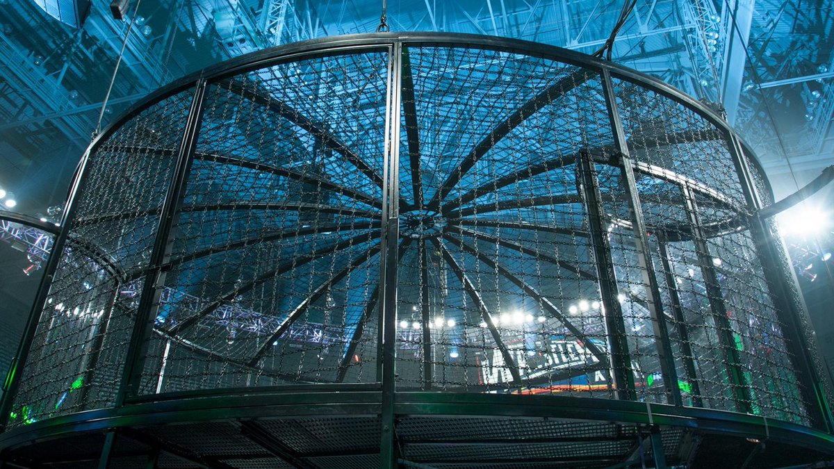 RuthlessAggresr's tweet photo. The old elimination chamber was PEAK! It was dangerous and looked like it🔥 https://t.co/ucrGS59RCY